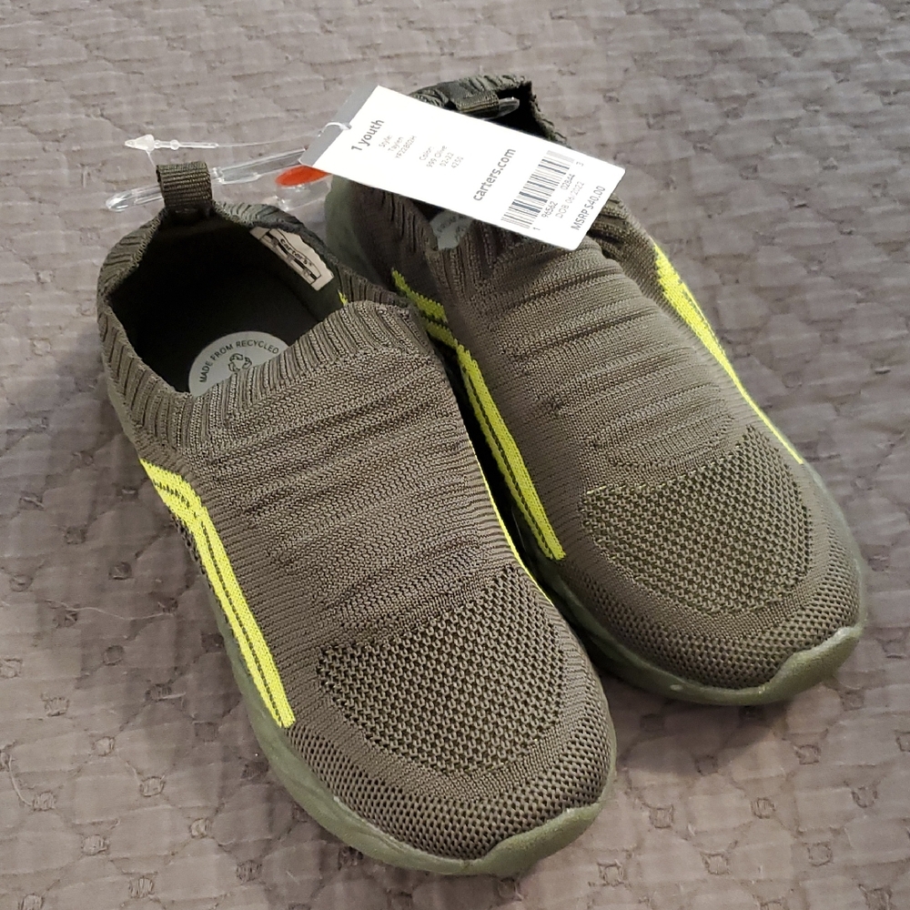 NWT Carter's Taylen Sneaker Size 1